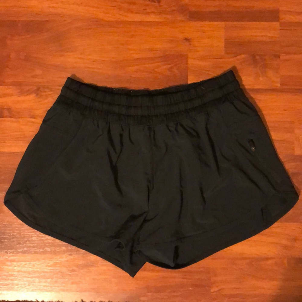 Lululemon black tracker shorts 4in size 10